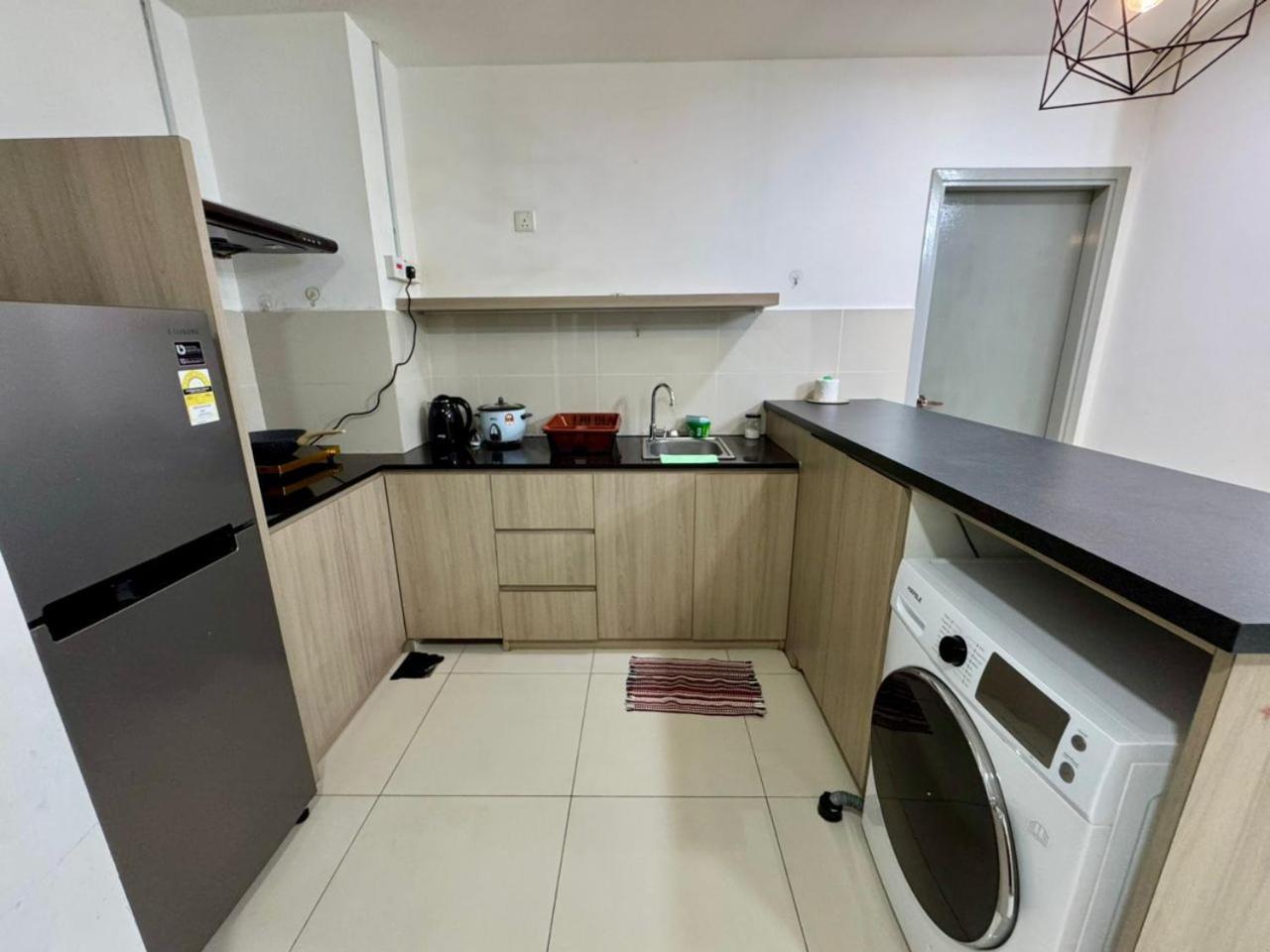Sa Sutera Avenue Homestay Opposite Imago Kk Кота Кинабалу Екстериор снимка